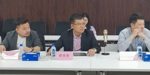中國鄉(xiāng)建院何軍蒞臨貴陽市建筑設(shè)計(jì)院作《淺談鄉(xiāng)村振興》主題演講，開展交流活動(dòng)